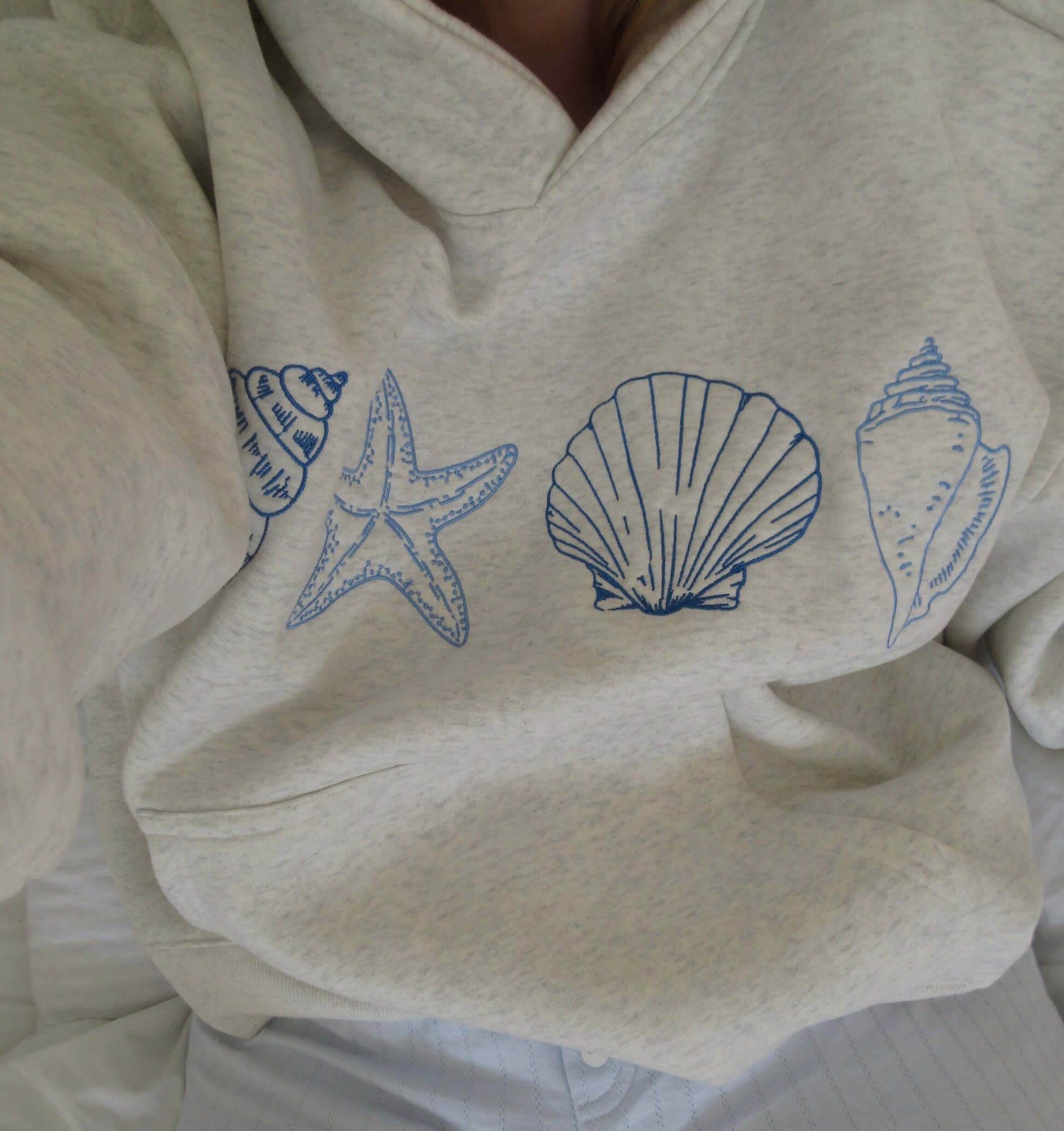 Women's Seashell Print Hoodie - Relaxed Coastal Style