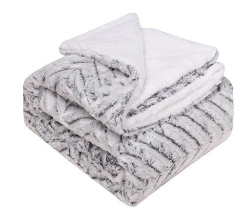 Hypoallergenic Fleece Cozy Blanket for Women