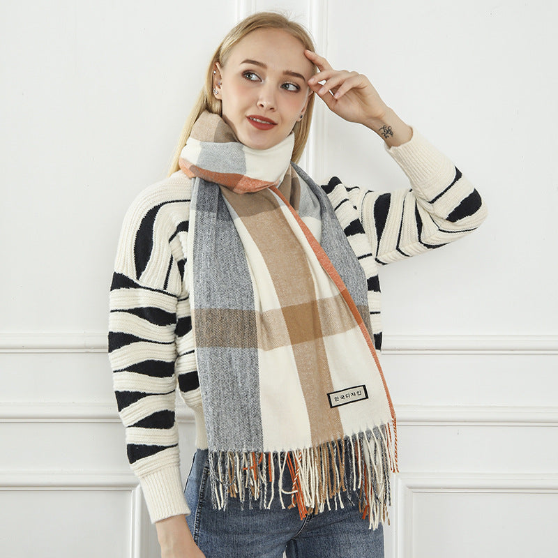 Women's Fashionable Fringed Scarf - Soft Everyday Accessory