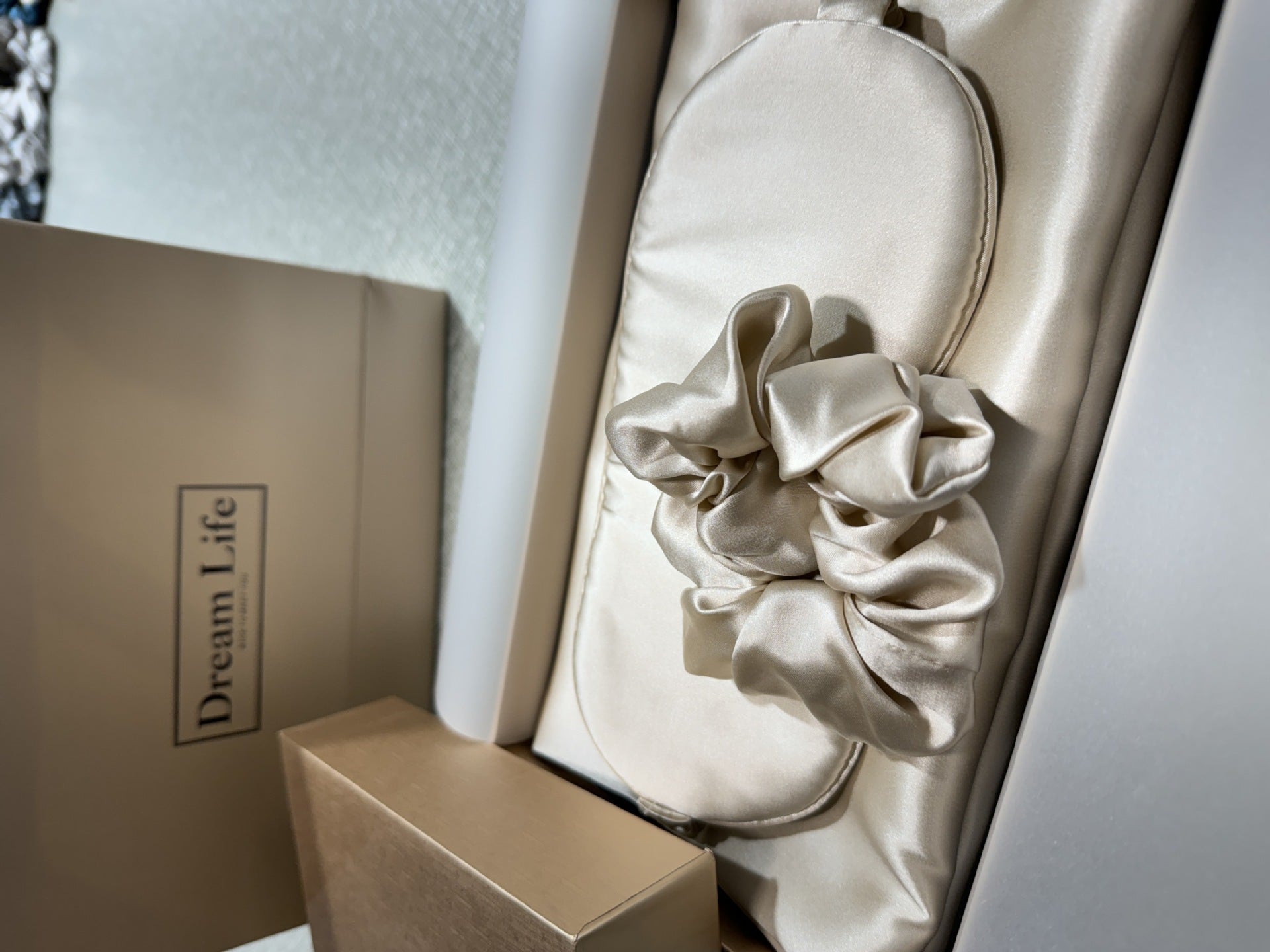 Luxury Mulberry Silk Sleep Set – Pillowcase, Eye Mask & Scrunchie