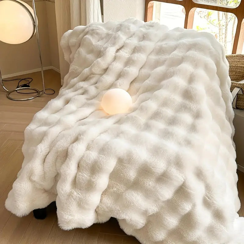 Faux Fur Throw Blanket, Ultra-Soft Winter Comfort