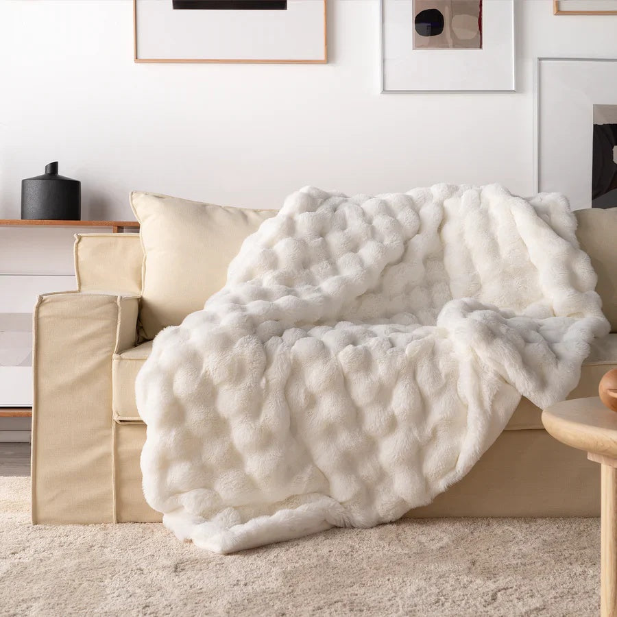 Faux Fur Throw Blanket, Ultra-Soft Winter Comfort