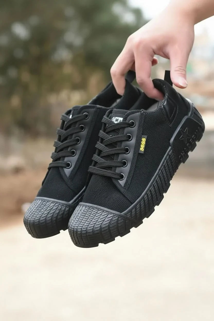 Durable Low-Cut Sneakers with Supportive Grip Sole