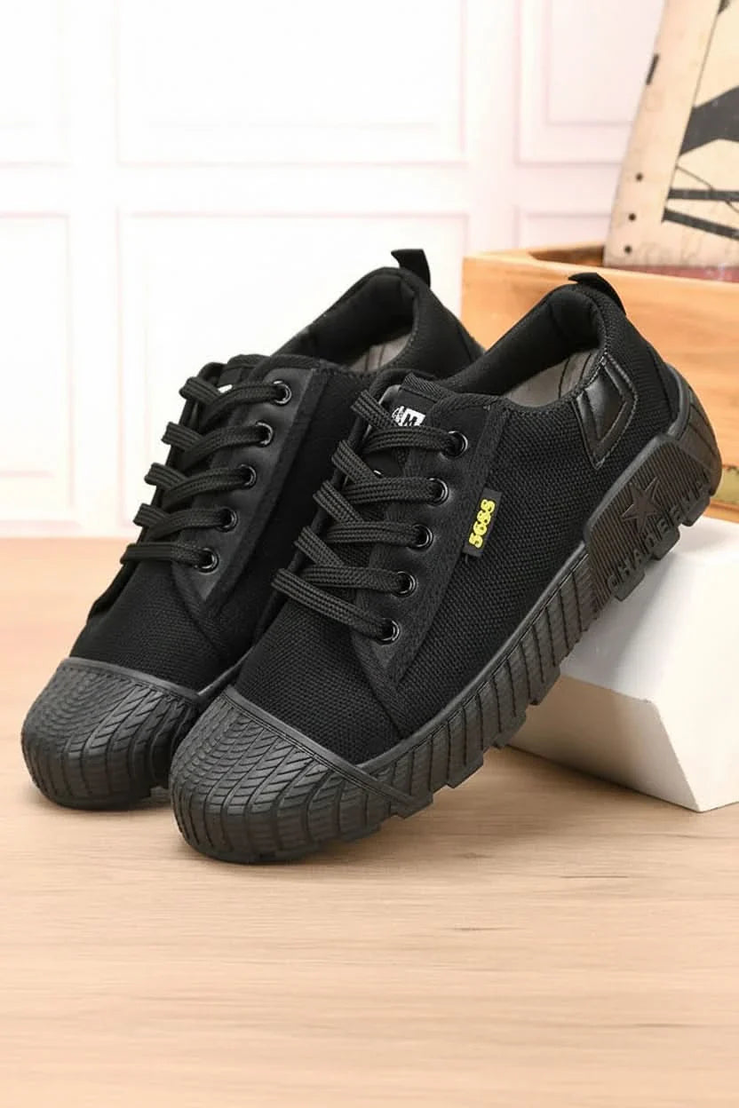 Durable Low-Cut Sneakers with Supportive Grip Sole