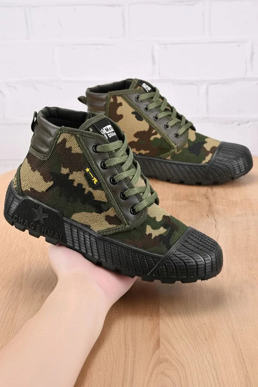 Durable Low-Cut Sneakers with Supportive Grip Sole