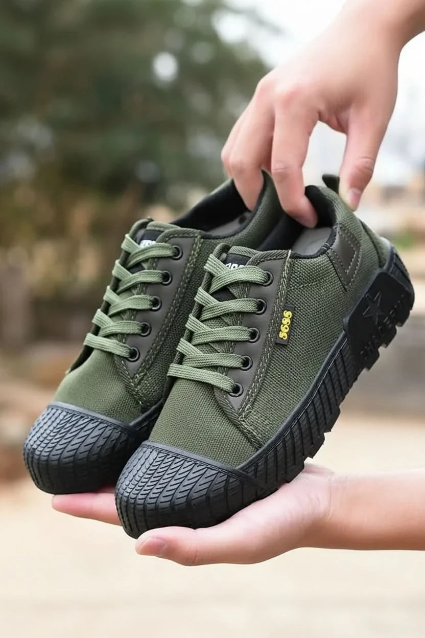 Durable Low-Cut Sneakers with Supportive Grip Sole