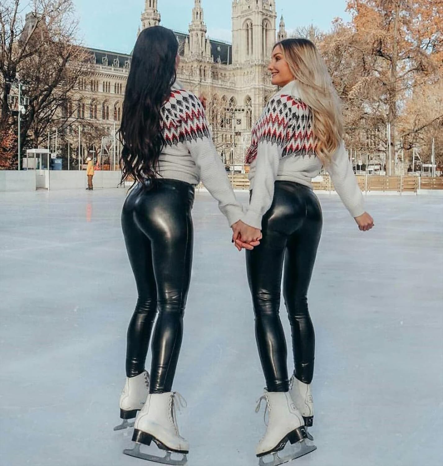 High-Waisted Leather Look Leggings – Sculpting Athletic Design