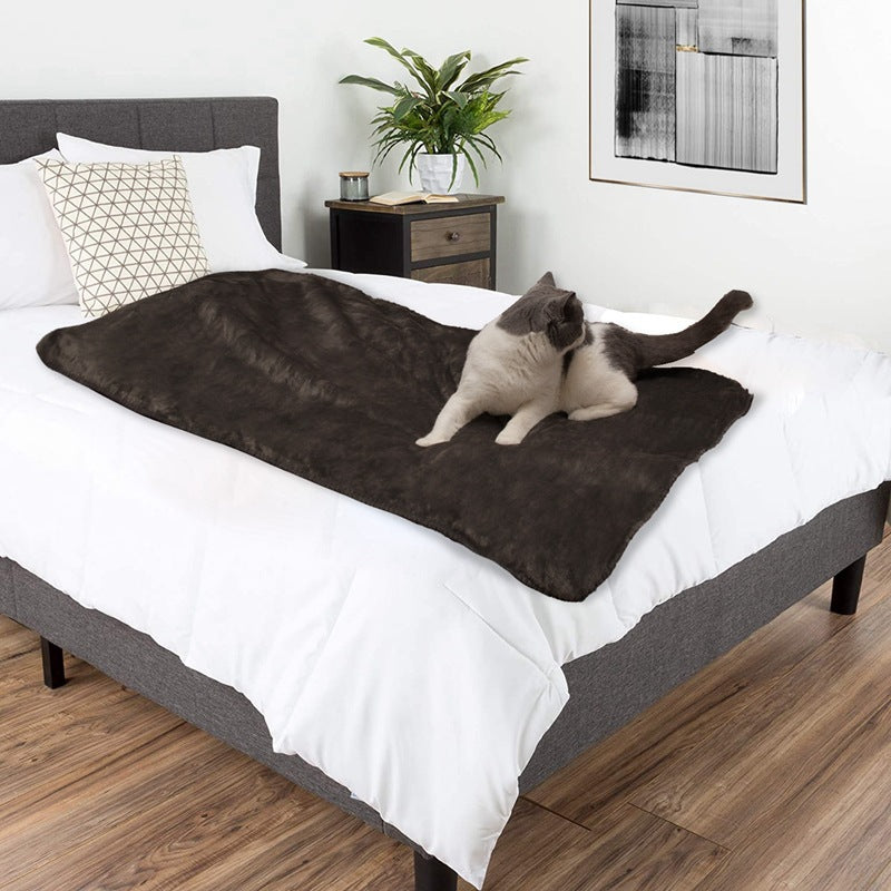 Soft Reversible Cuddle Blanket for Cats - Hypoallergenic