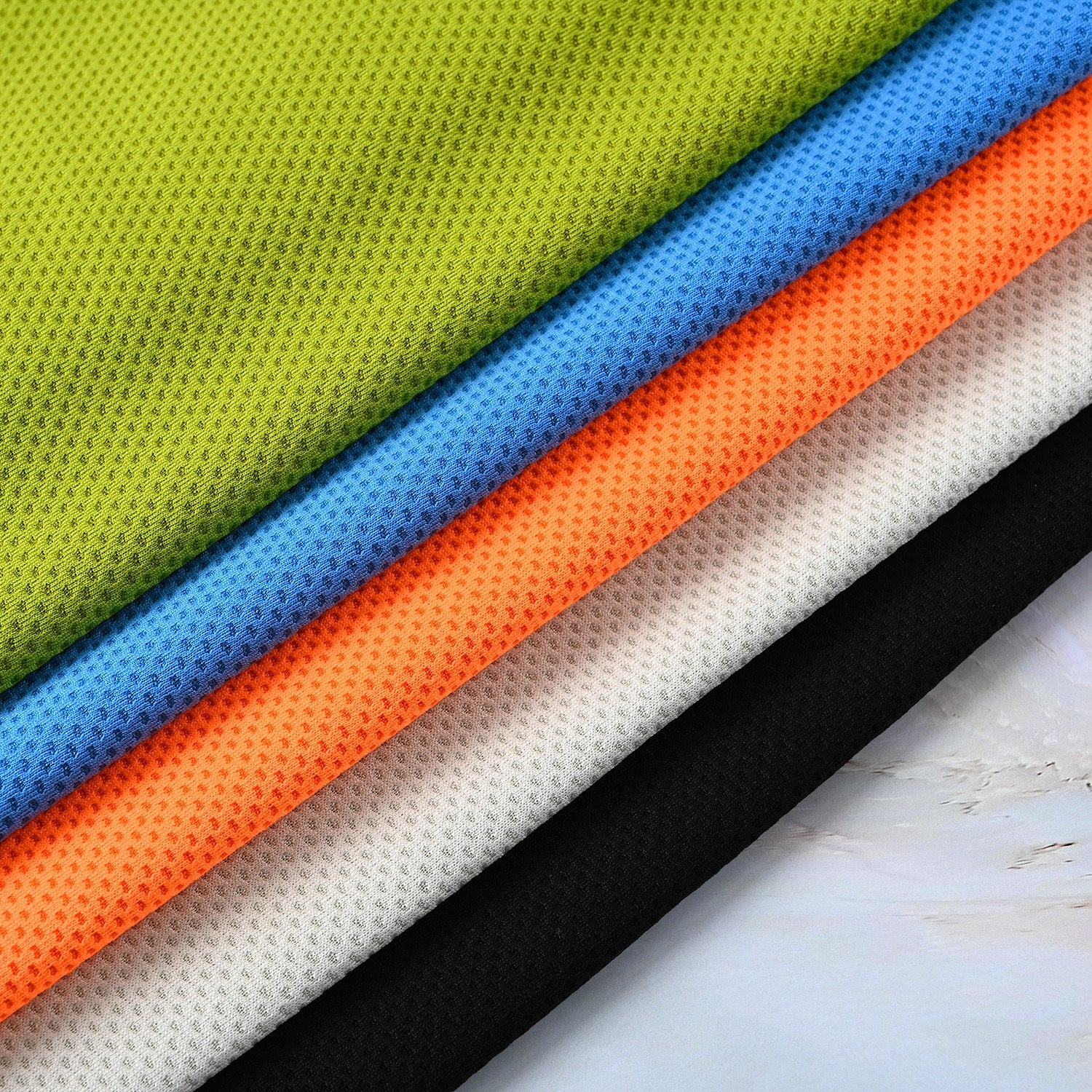 Women's Sporty Multifunctional Scarf for Active Lifestyles