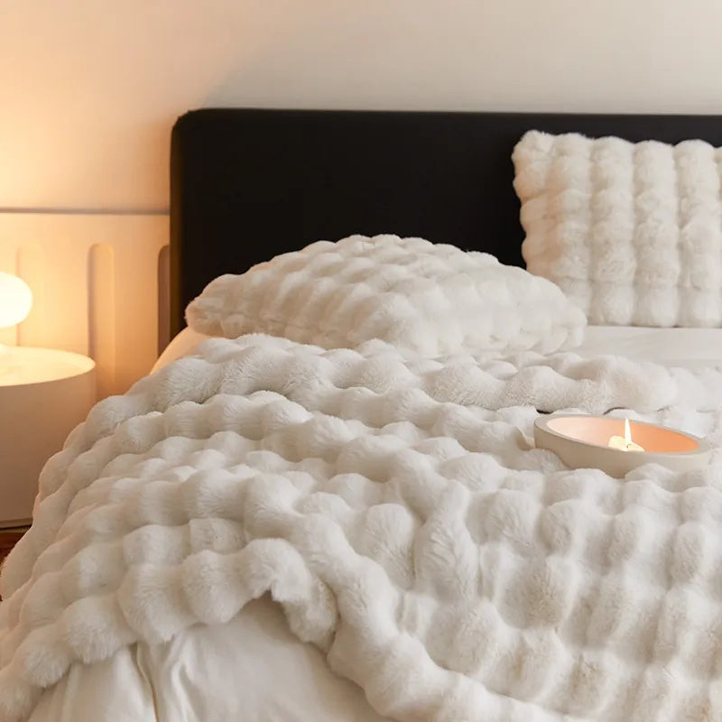 Faux Fur Throw Blanket, Ultra-Soft Winter Comfort