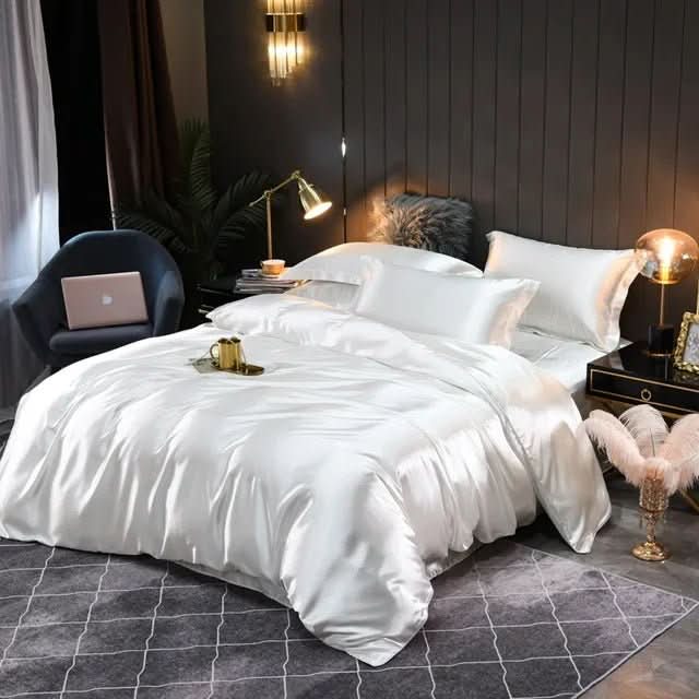 Premium Mulberry Silk Duvet Cover for a Restful Night's Sleep